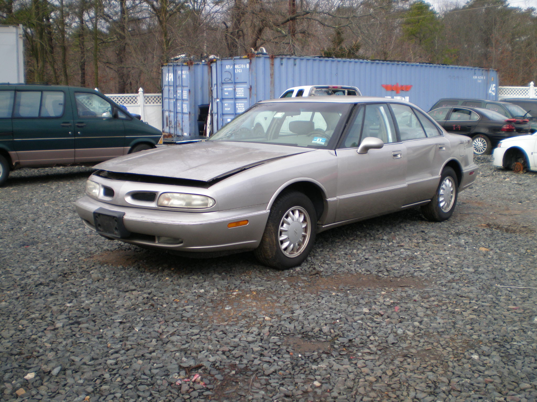 Oldsmobile 1997 88 LS 4Dr 2WD Sedan I-6 | Big Junkyard